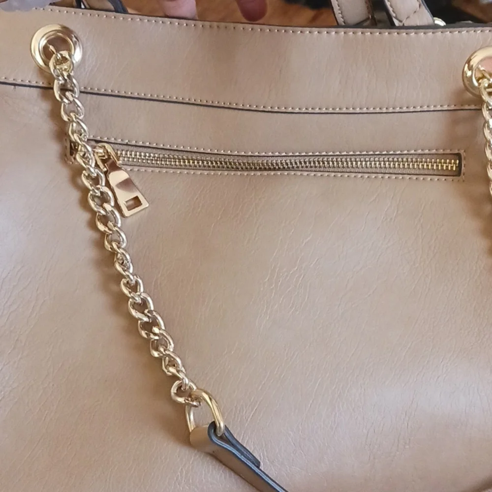Handbag - Picture 3 of 4